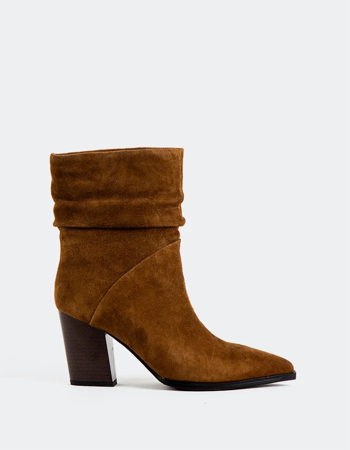Evania Tan Suede