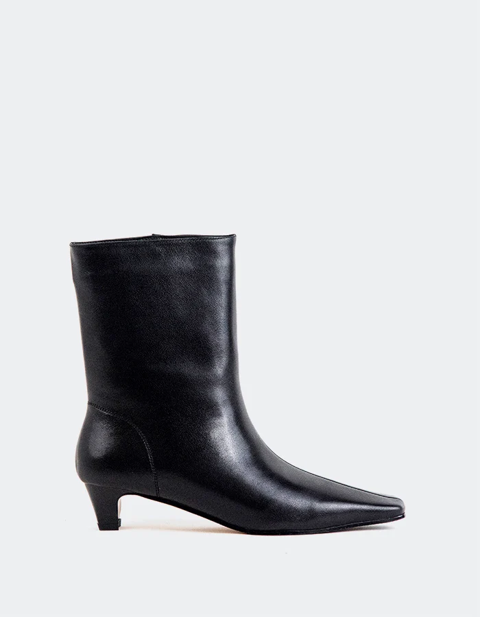 Primella Black Leather