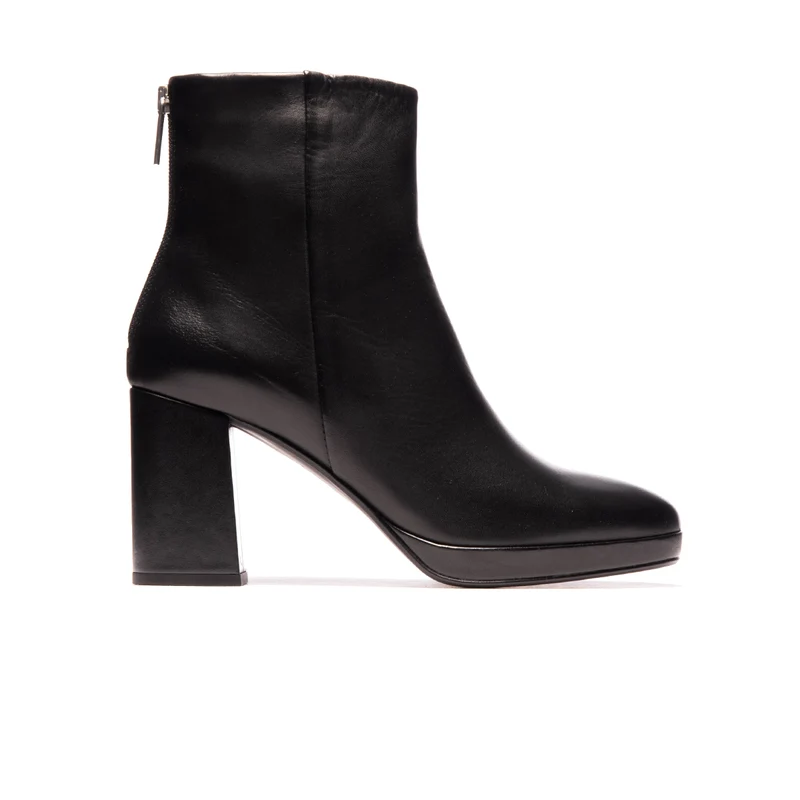 Stassi Black Leather