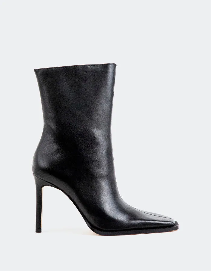 Marilyn Black Leather