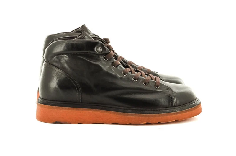 BOOTS IQ02A