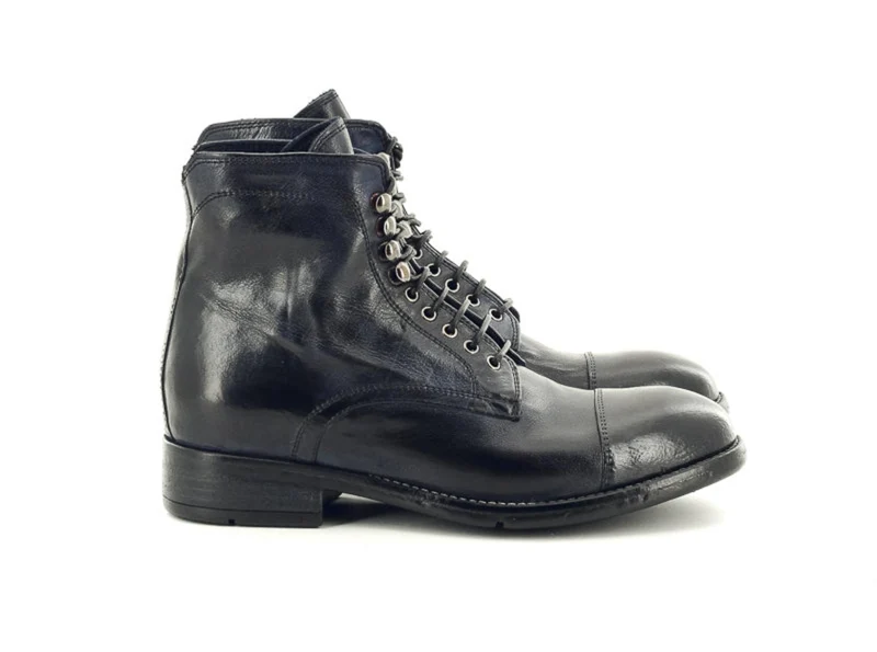 BOOTS EA01A