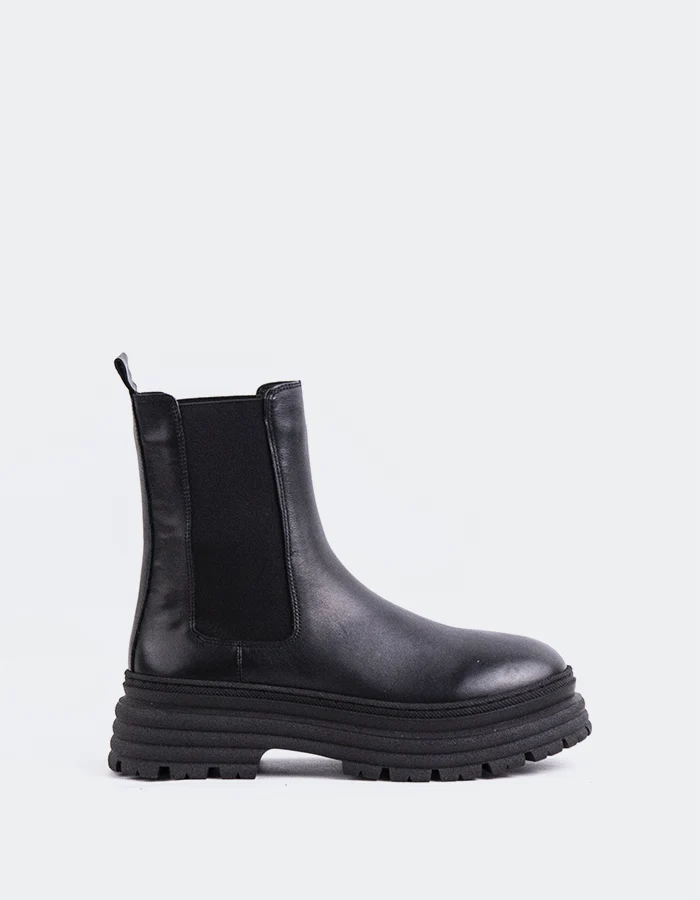 Lysandre Black Leather