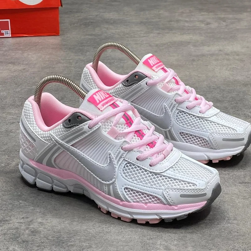 Nike zoom vomero 5 (Femme)